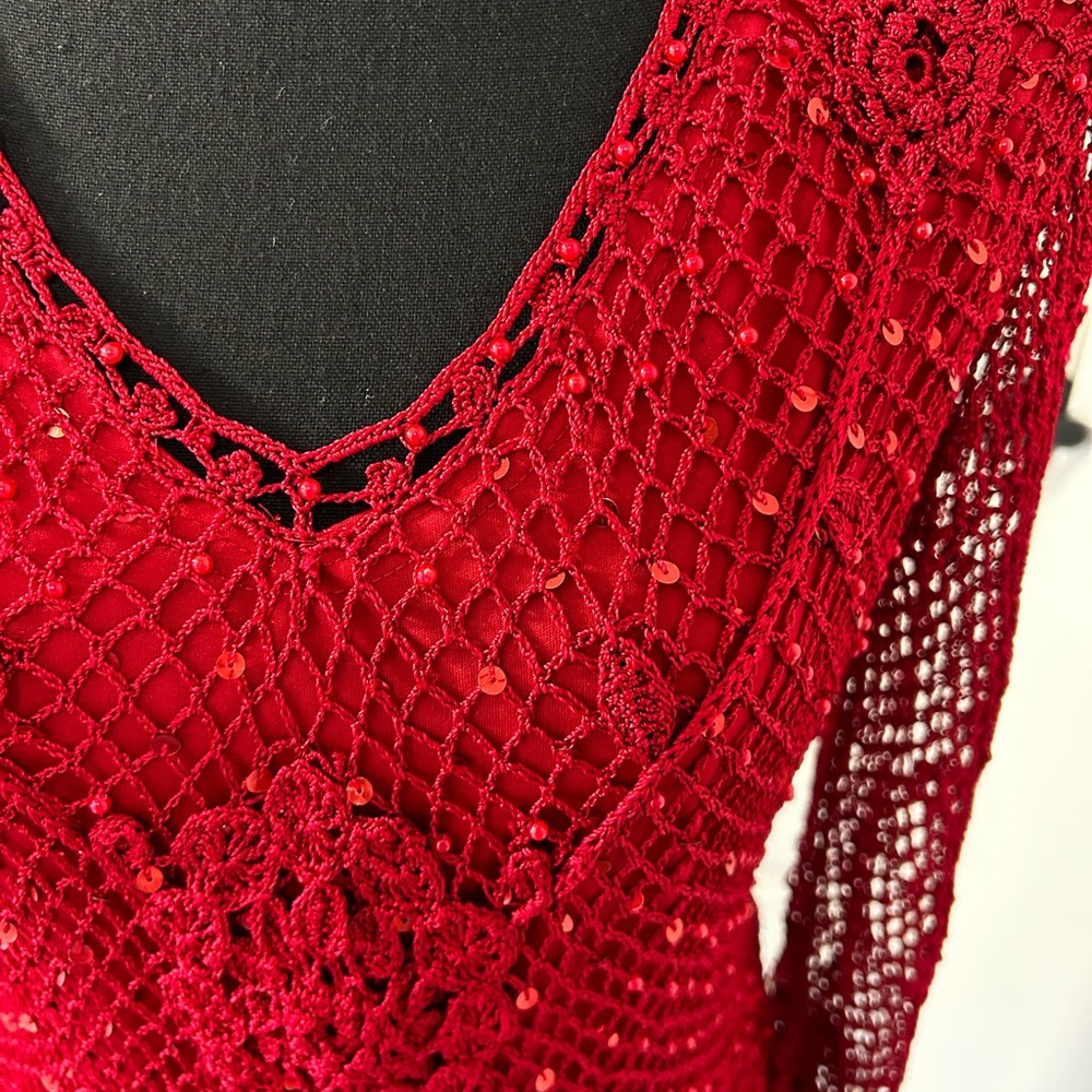 TEMPTATION | ruby red crochet top - Picture 3 of 12